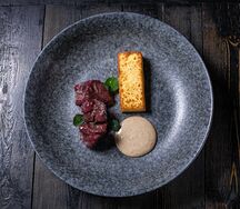 Телячьи щечки с картофельным пюре