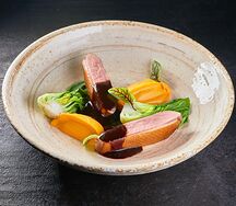 Утиная грудка с бататом и пак-чой