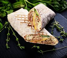 Шаурма с курицей и свежими овощами