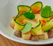 Гребешки с муссом из корня сельдерея и белого шоколада