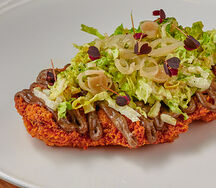 Свиной шницель с грибным кремом