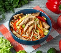 Wok Удон с курицей