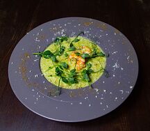 Ризотто с креветками и соусом песто