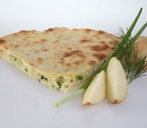 Осетинский пирог с картофелем и зеленью