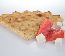 Осетинский пирог с семгой и сыром