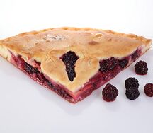 Осетинский пирог с ежевикой