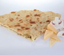 Осетинский пирог с сыром и грибами