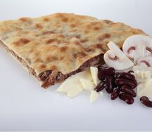Осетинский пирог с фасолью, грибами и сыром