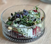 Салат из печеной свеклы с творожным сыром 