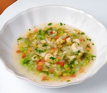 Минестроне с цукини и цветной капустой 