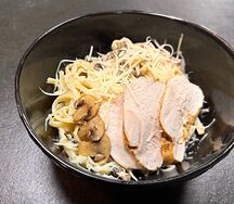 Курица и грибы 