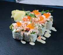 Ролл с камчатским крабом