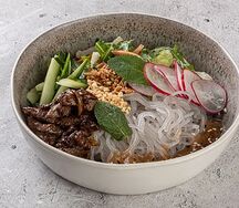 Бунчон с говядиной и лапшой из батата