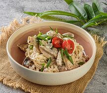 Удон с курицей и грибами