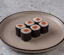 Ролл с лососем