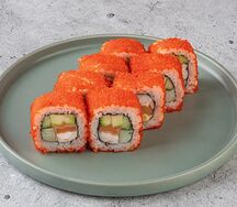 Калифорния с лососем и креветкой 