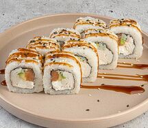 Ролл с лососем и крабом