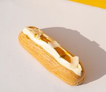 Манговый эклер