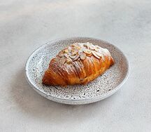 Круассан миндальный