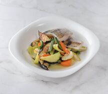 Филе судака с овощами