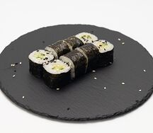 Ролл с огурцом