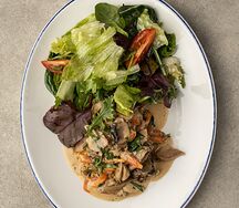 Салат теплый с курицей