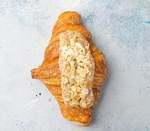 Круассан миндальный