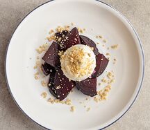 Салат с запеченной свеклой