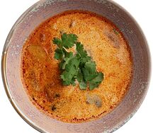 Том ям с лососем