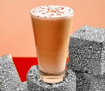 Латте чёрная смородина и личи