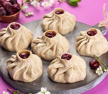 Пирожки с вишней