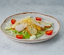 Салат Цезарь с курицей