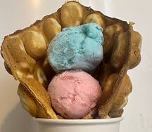 Гонконгские вафли с шариком мороженого