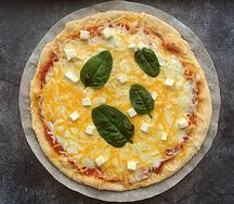 Пицца Четыре сыра на тонком тесте