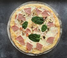 Пицца Ветчина и грибы на тонком тесте