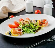 Салат с сёмгой и креветками