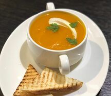 Суп-пюре из тыквы, моркови со сливками