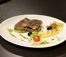 Судак в панировке из белых грибов