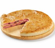 Сладкий пирог с творогом и вишней
