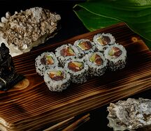 Лосось, тунец с угрём