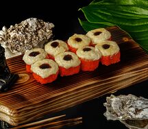 Запеченная Калифорния с лососем