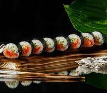 Футомаки с лососем