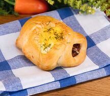 Булочка с куриной котлетой