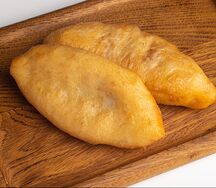 Пирожок с картофелем жареный