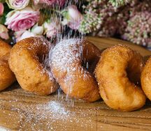 Пончики с сахарной пудрой