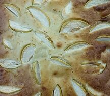 Шарлотка с персиком