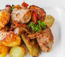 Картофель тушенный с мясом