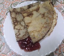 Блинчики с клубничным джемом