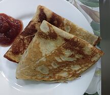 Блинчики с черничным джемом