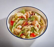 Цезарь с тигровыми креветками